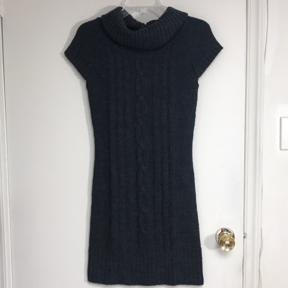 Short sleeves sweater dress with Cowl neck